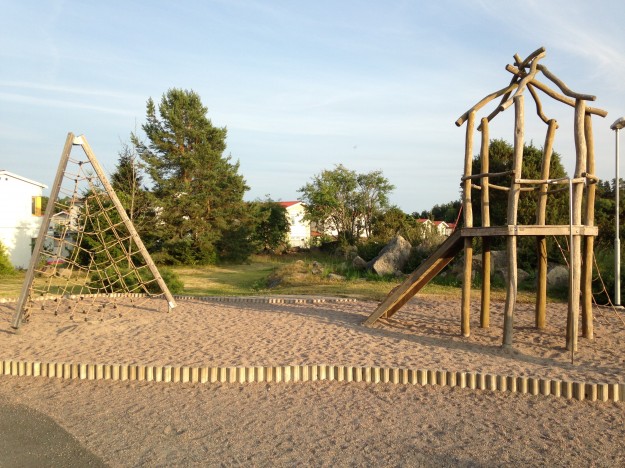 Klätterställningar i Naturstensparken